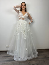 Load image into Gallery viewer, Suknia ślubna z długim rękawem Wedding dress ALEKSANDRO