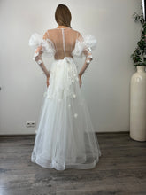 Cargar imagen en el visor de la galería, Suknia ślubna z długim rękawem Wedding dress ALEKSANDRO