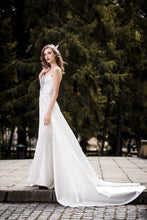 Load image into Gallery viewer, Wedding dress, ivory, satin