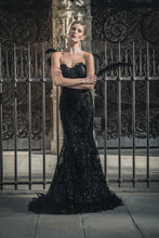 Load image into Gallery viewer, BEATRICE  Wieczorowa suknia ze strusimi piórami / Evening dress with oystrich feathers