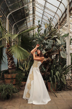 Load image into Gallery viewer, OLIVIA Suknia Ślubna/ Wedding Dress