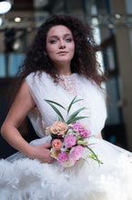 Laden Sie das Bild in den Galerie-Viewer, VICTORY Suknia Ślubna /  Wedding Dress